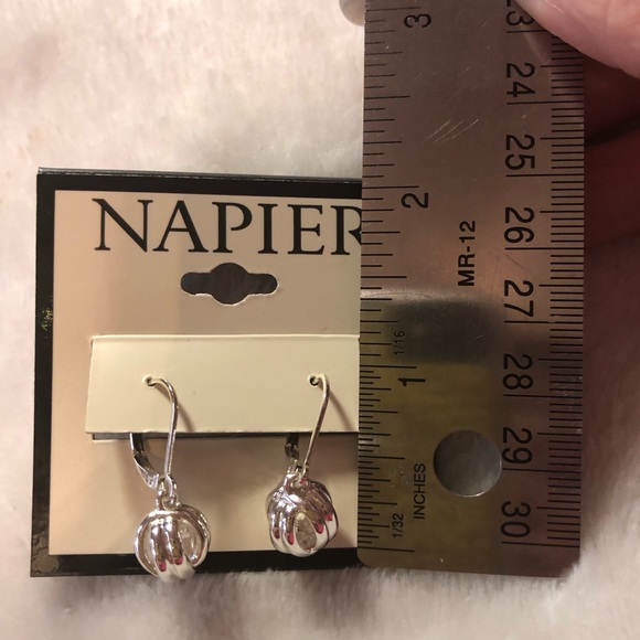 FINAL SALE- LEAVING CLOSET-NO FURTHER DISCOUNTS - Picture 6 of 6